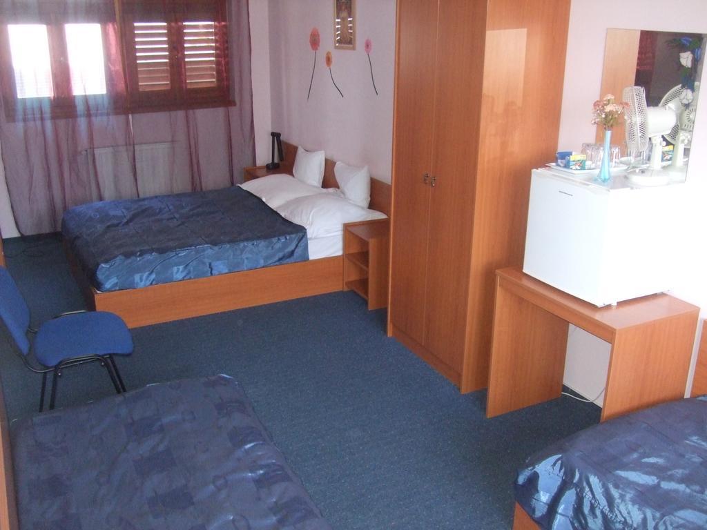 Timarhaz Panzio Bed & Breakfast Szeged Rom bilde